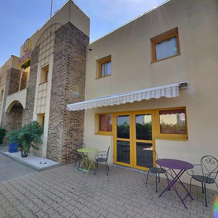 The Originals Access, Hotel Beziers Est Вильнёв-ле-Безье Экстерьер фото